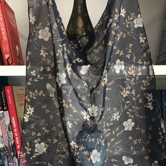 Lot of four vintage sheer bandana scarfs 18'' x 18'' - Picture 5 of 6